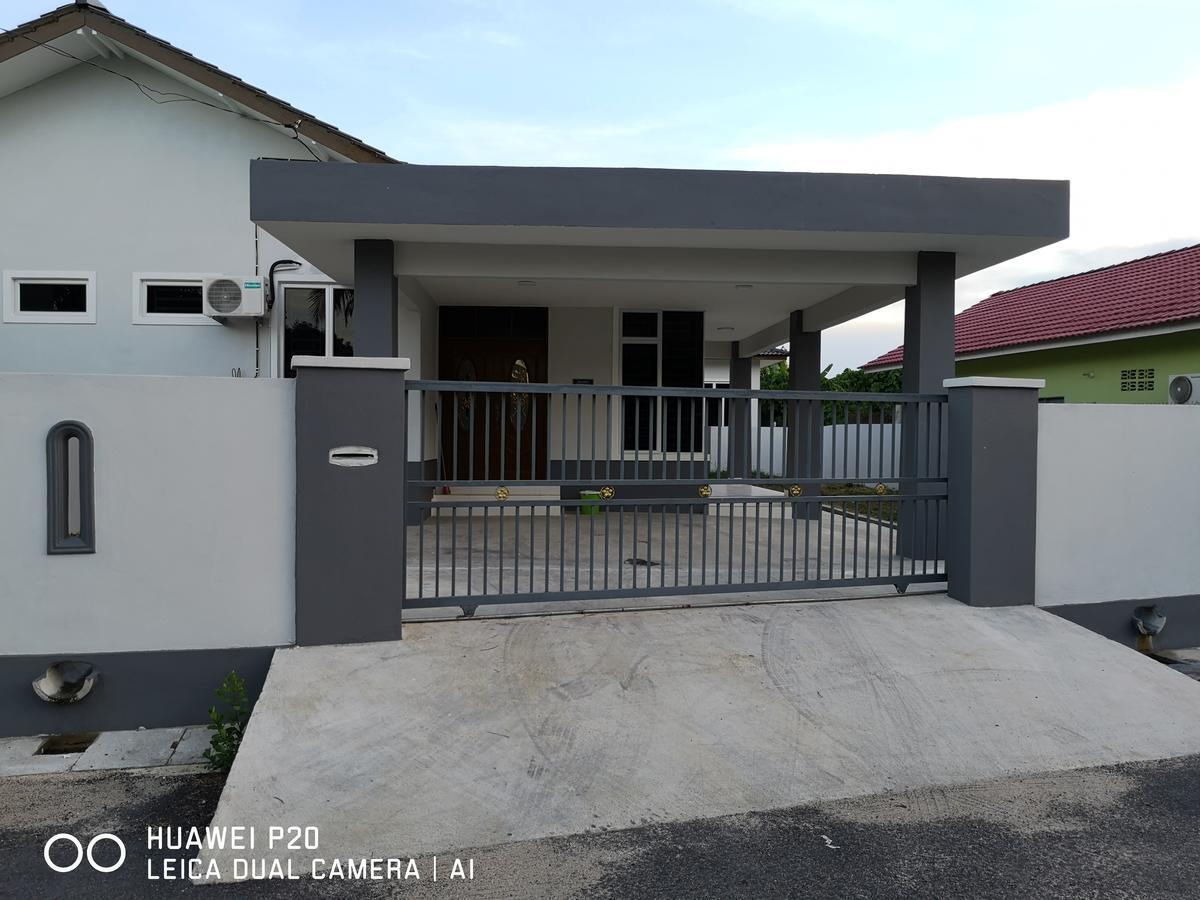 Zuriana Ashraf Homestay Kota Bharu Extérieur photo